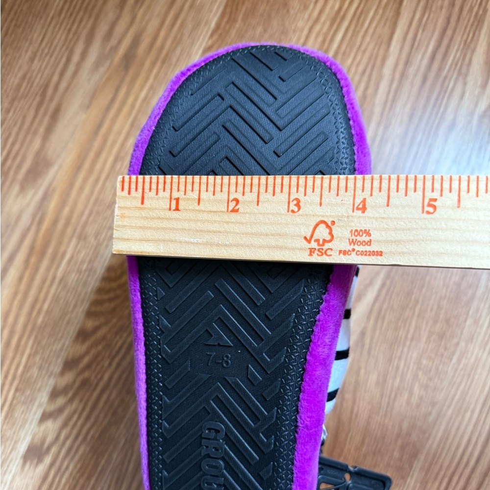 Beetlejuice and Lydia Plush Slippers Ground Up Women’s size 7-8 New With Tags - Picture 8 of 8